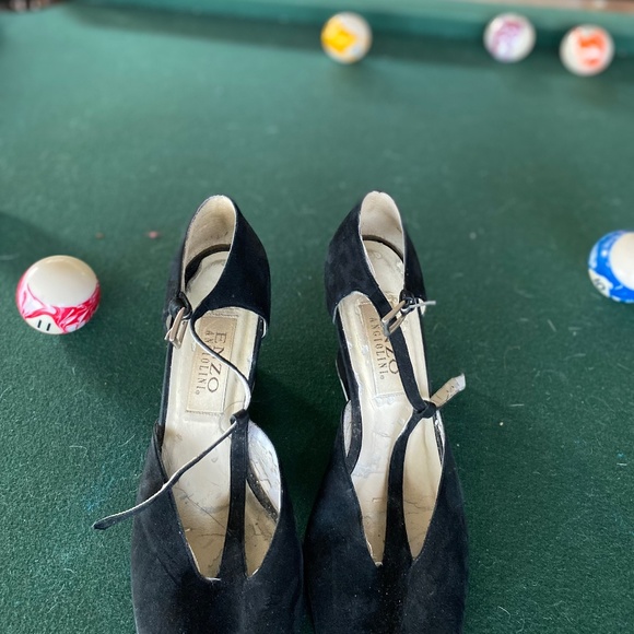 GUC Sexy, ! Fun, ! black, chunky, suede heels with ankle strap. 9.5 - Picture 3 of 4